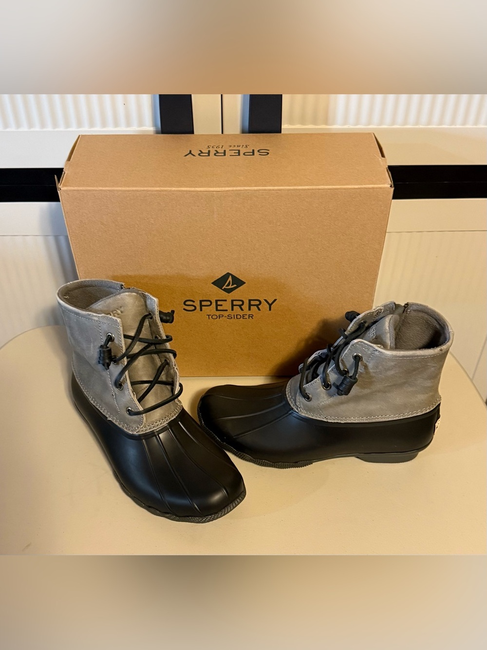 Sperry “Saltwater“ Black/Grey Duck Boots Great for Wet and Winter Weather Size 8